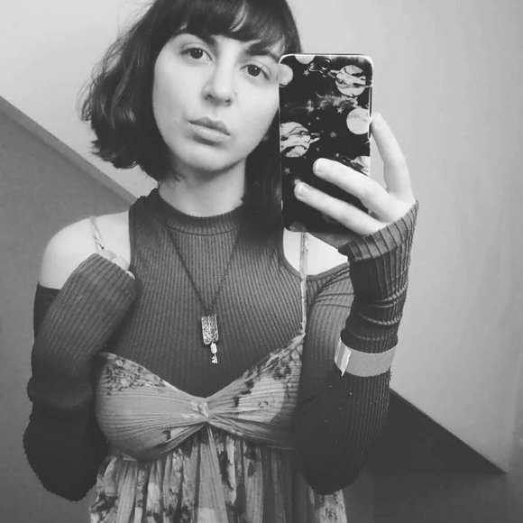 M E E T  Y O U R  P O S H E R // ellie! 🌹 - Picture 5 of 8